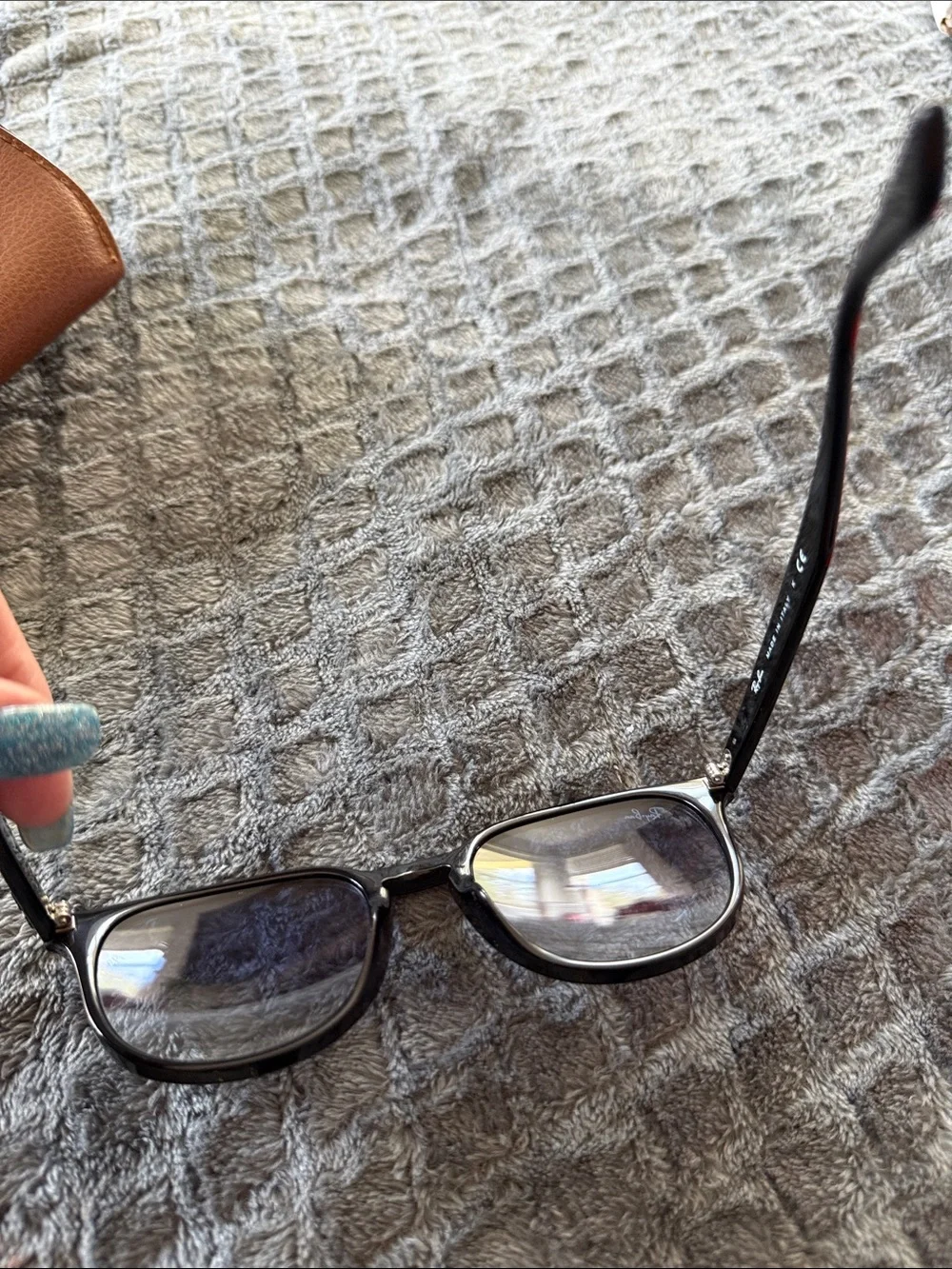 Ray-Ban Black Round Optical Glasses with Brown Case